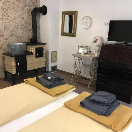 וילה Szc Lovasbirtok Lipotmajor