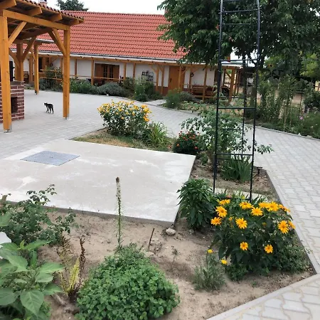 Szc Lovasbirtok Villa